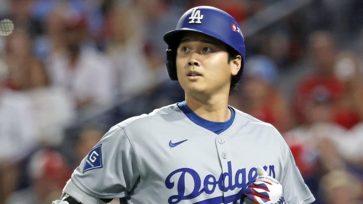 ３回の大谷 米大リーグ地区シリーズ 　フィリーズ戦の３回、二ゴロに倒れたドジャース・大谷＝フィラデルフィア（共同）