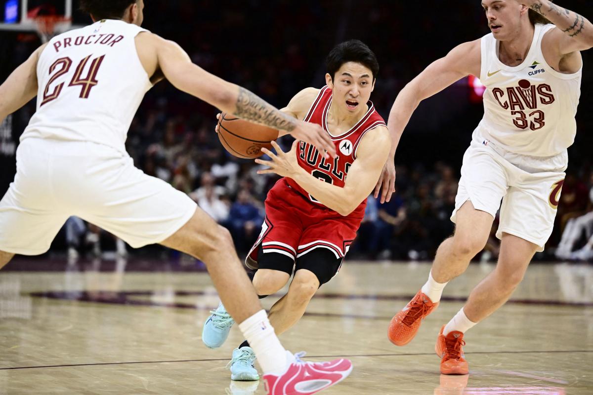 キャバリアーズ戦で攻め込むブルズの河村＝クリーブランド（イマジンイメージズ・ロイター＝共同）