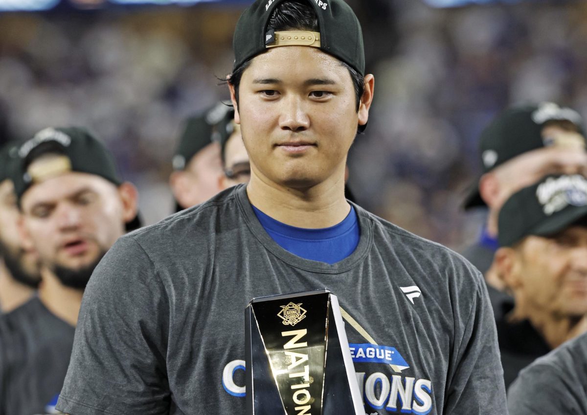 米大リーグ、ナ・リーグ優勝決定シリーズのＭＶＰに選ばれたドジャース・大谷翔平＝１７日、ロサンゼルス（共同）