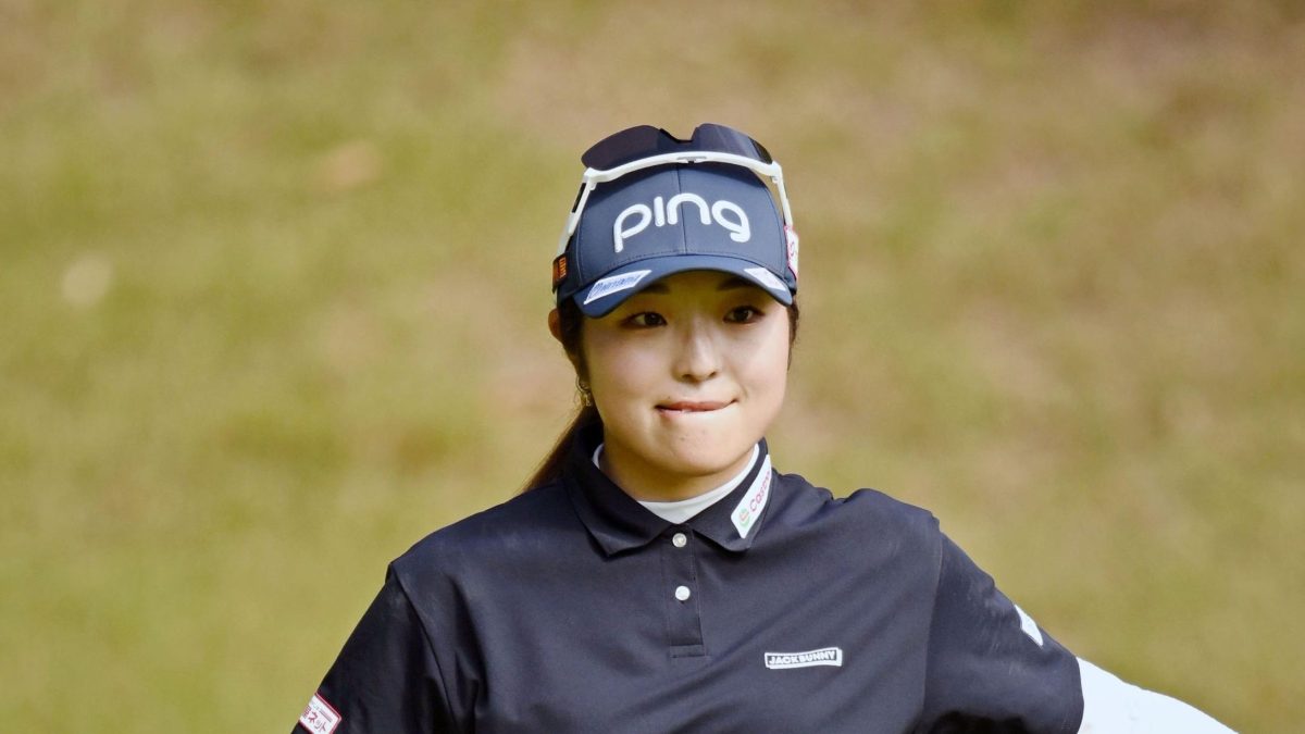 第２日、通算１２アンダーで首位の佐久間朱莉＝マスターズＧＣ