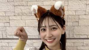 「勝利の女神」「反則的な美しさ」札幌テレビ新人アナ、“きつねダンス”衣装で決めポーズ　キュートな姿に絶賛の声