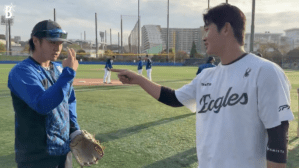 【DeNA】度会隆輝、韓国人選手と会話する姿に「コミュ力お化け」の声　爆笑トークにツッコミ殺到