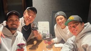 山本由伸「ぶどうジュースで乾杯」　杉本裕太郎らオリ元同僚、「よしのぶ 世界一」の祝勝会で笑顔