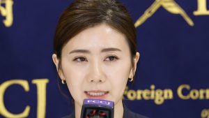 日本外国特派員協会で記者会見する福原愛さん＝１５日午後、東京都千代田区