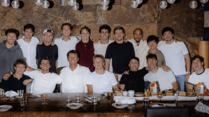 「裕毅、早く帰ってこい！」来季リザーブ降格の角田裕毅、F1ドライバー“豪華食事会”での笑顔にファン感涙