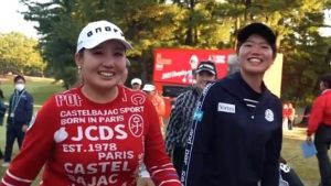 「プレー時とのギャップがエグい」女子ゴルフ全日程終了、選手たちの“解放感”あふれる笑顔に反響
