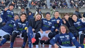 「レジェンドだらけ！」澤穂希、吉田沙保里との“最強コンビ”でピース　小野伸二、乾貴士ら集結の豪華オフショ公開