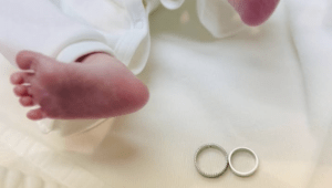 西田有志、第一子誕生を報告　生まれたばかりの小さな足に祝福の声「可愛い！ 可愛い！」「幸せのかたまりですね」