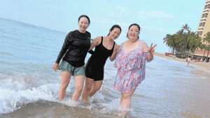 小祝さくら、ハワイの海で「とても楽しかった」！　先輩ゴルファーらと海外を満喫する姿に1万いいね超の反響