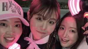 吉田優利、BLACKPINKライブに参戦！　年上ゴルファーに囲まれノリノリの姿が「楽しそう」と反響