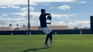 イチロー「希少な動画」現役さながらのキャッチボールにファン熱狂　「所作が綺麗」「この肩は…」