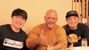 「懐かしい3ショット」DeNA佐野恵太、恩師ラミレス＆坪井との“会員制ディナー”に反響　 変わらぬ絆に「親交続いてる」と感動