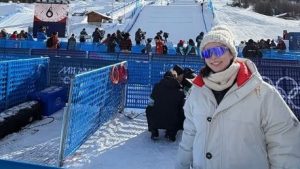 石川佳純、五輪でのニット帽＆レアなサングラス姿に反響「冬の石川佳純可愛くない？」「無双してる」