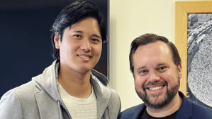 大谷翔平と絵本共著の作家が秘蔵2ショット公開！「Congrats!!」「楽しみ」と祝福の声殺到