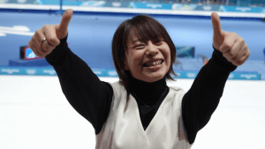 髙木菜那、妹・美帆の銅メダルを“小躍り”で祝福　喜び爆発ショットに「可愛すぎる」「めっちゃ素敵」