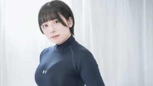 本格派捕手グラドル・暫、野球のアンダーシャツ姿でファンを魅了！迫力ボディが「魅力的」「とても美しい」と話題に