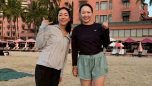 小祝さくら、ビーチで水着2ショット　笠りつ子との充実ハワイ合宿の様子を公開「毎日会えるの楽しかったよ」「もし、1人だったら…」