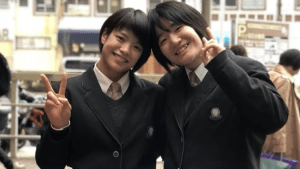 阿部詩のブレザー制服姿が可愛すぎる…！親友バースデーに懐かし写真を大放出「変わらない」「笑顔が素敵」と反響