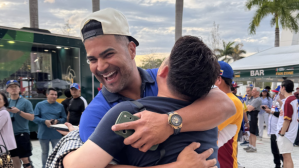 杉谷拳士、マイアミで元西武の“旧友”と再会しがっちりハグ！　「元気そうで良かった」「涙出そうです」とファンしみじみ