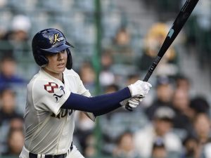 八戸学院光星―崇徳　７回表八戸学院光星１死一、三塁、北口が右前に同点打を放つ＝甲子園