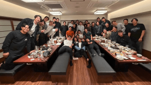 大谷翔平、侍J決起集会はひっそり最後列に　先輩への“神すぎる気遣い”にも反響「宣伝している所が素敵過ぎ」「意外と後ろの方で映るタイプ」