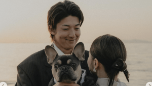 オリ「No.1イケメン」が結婚！山崎颯一郎、ロマンチックすぎる“海辺の入籍報告”　「うわーん」と悲鳴混じりの祝福も…