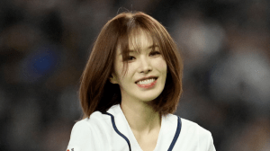 「可愛すぎて滅」WBC始球式を務めた人気アイドル美女にSNS話題沸騰！　「幸せすぎる」「泣きそう」