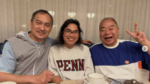 「イッテQ感」　渡辺謙、出川哲朗ら仲良し芸人と「野球愛を語り合いました」　思わぬ3ショットに「家族みたいな雰囲気」と反響