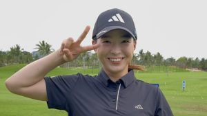 渋野日向子、“突然の仕草”にマネージャーも吹き出す事態　笑顔の開幕宣言に「笑顔の女王」「とにかく大好き」とファン歓喜