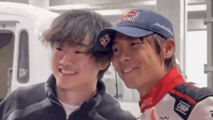 角田裕毅「やばっ！」、勝田貴元との乗車体験に大興奮　SNSも「勝田さん怖すぎ」「メーカーの垣根を越えて」と反響