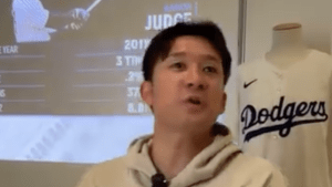 杉谷拳士、「大谷翔平カード」引き当てチャレンジ！　結果は…まさかの奇跡に「面白くて好きやわ」「こんな生活してみてぇ」