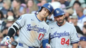 ロッキーズ―ドジャース 米大リーグ・大谷 　３回、中前安打を放ちベーブ・ルースの連続試合出塁記録を超えた大谷翔平