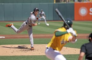 米大リーグ、アスレチックス戦に先発し、５回⅔を３安打無失点でメジャー初勝利を挙げたアストロズ・今井達也＝４日、サクラメント（共同）