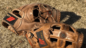 高橋由伸、51歳誕生日に“野球を始めた頃”の秘蔵アイテム公開　桜の季節の報告に「年を重ねてもカッコよくて」「ずっとファンです」