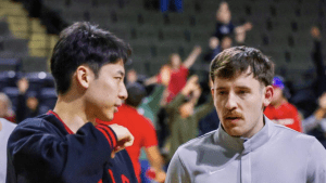 河村勇輝、ブルズコーチと談笑する仲睦まじいオフショット公開　現地ファンも熱視線「Legend in my eyes」「Goin crazy!」