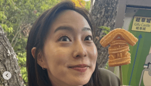 石川佳純、岐阜で食べ歩き楽しむオフショットに反響　「めちゃくちゃ可愛い」「美味しかったかい？」