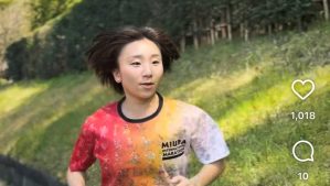 高橋成美「ごきげん」坂道ランで“追い込み”　自然な笑顔に「応援しています」「Wow Good Luck」