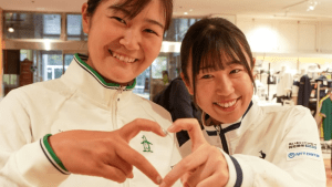 菅沼菜々＆神谷そら「仲良し2人組」ハート2ショットに笑顔の連鎖「アイドル入りですな」「素敵な写真です」