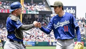 覚醒の佐々木朗希―自己最多8Kの快投　女房役と健闘称え合う姿にネット感動「最高に嬉しくて泣けました」