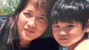 大谷翔平、母の日の幼少期ショットにしみじみ　「優しい眼差しは変わりませんね」「翔平ママ優しそう」