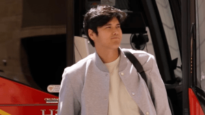 大谷翔平らドジャース選手がサンディエゴ入り　私服姿に熱視線「オーラがあり素敵過ぎる」「一見フツーの…」