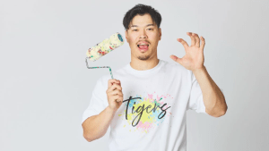 佐藤輝明、ペンキまみれのモデルフォトにファン悶絶　「てるたんメロい」「全部お気に入りすぎてやばい」