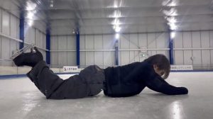 宇野昌磨、電撃復帰表明後に驚きのトレーニング姿公開　「昨日とんでもない会見してたのに」「氷版アブローラーは草」ツッコミ殺到