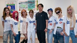由伸＆朗希、“美女揃い”日本人グループと豪華交流のウラ側　まさかの神対応に「キャー！」「最高という言葉しか見つからない」