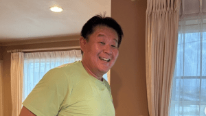 元横綱・花田虎上「体を動かすのは大好き」　室内でランニングトレする写真に「良い笑顔」と注目集まる