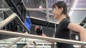 「尻筋がー！」元ももクロ・有安杏果、夏に向けた過酷ワークアウト公開　「きつくても笑顔で凄すぎる」