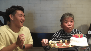 村上ショージ、堂安律の8年前のサプライズを振り返る　貴重な写真に「素晴らしい関係性です」