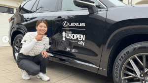 「シブコスマイル健在」渋野日向子、高級車とツーショで全米女子オープンへ意気込み　「いいなあー笑」「ここで本領発揮だぁ」