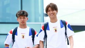 「寝てる？俺」W杯ピッチ外で小川航基との“温度差ある一枚”　塩貝健人すかさず反応でほっこり「仲良しで神」