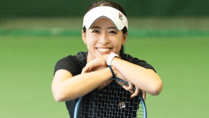 園田彩乃「やるね」テニス選手初の試みを報告！　しゃがみこみショットに「素敵すぎです！！」「めちゃくちゃ可愛い」